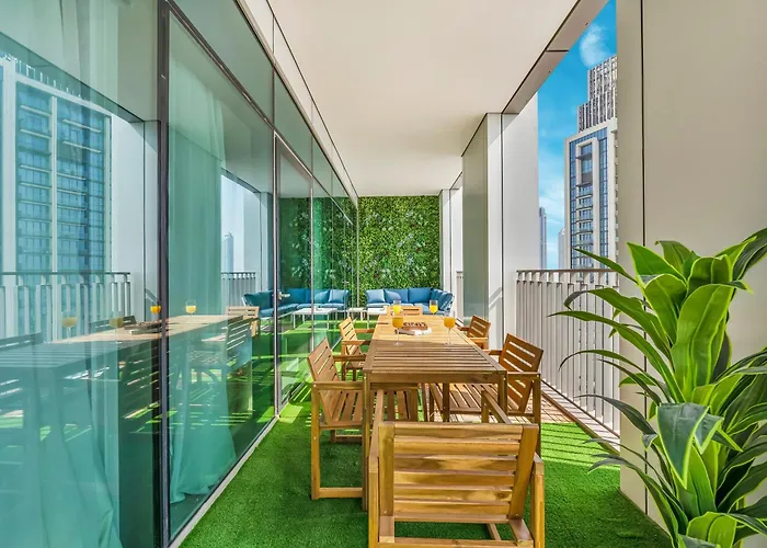 Chic 4 Bedroom Apartment I Burj Khalifa & Fountain Views I Direct Access To Dubai Mall I Free Gym, Pool, Parking Wi-Fi And Ps5 I By Skyline Serenity