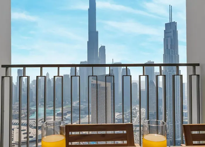 Chic 4 Bedroom Apartment I Burj Khalifa & Fountain Views I Direct Access To Dubai Mall I Free Gym, Pool, Parking Wi-Fi And Ps5 I By Skyline Serenity