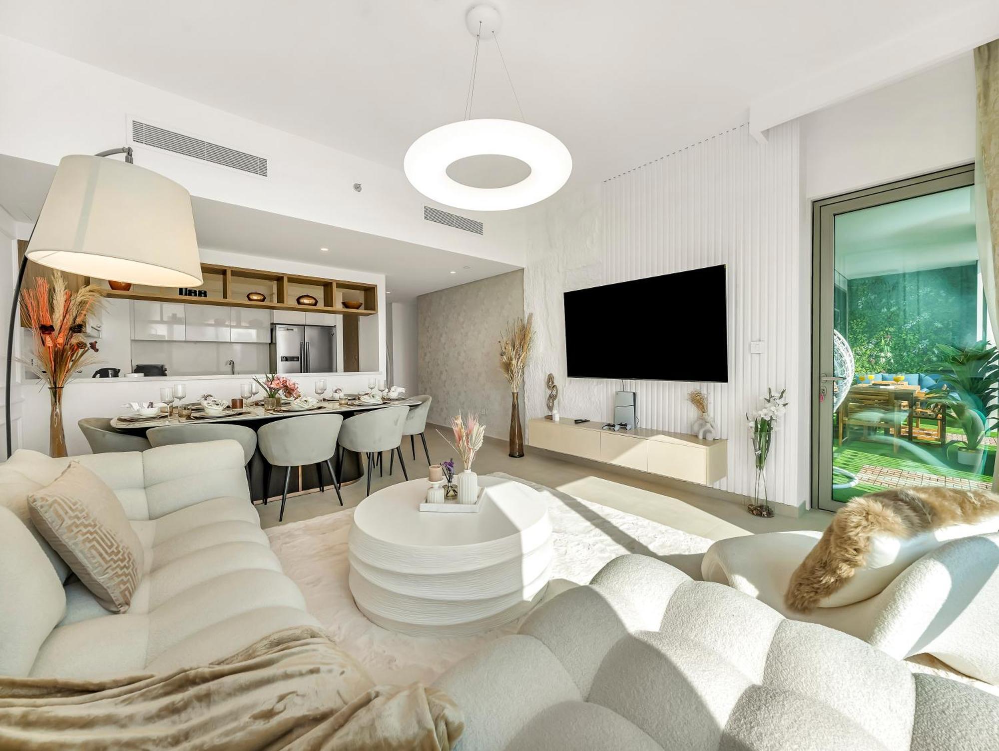 Apartment Chic 4 Bedroom I Burj Khalifa & Fountain Views I Direct Access To Mall I Free Gym, Pool, Parking Wi-fi And Ps5 I By Skyline Serenity Dubai